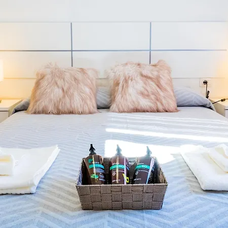 Live Caletillas Taunus Pool بيت للعطل كانديلاريا