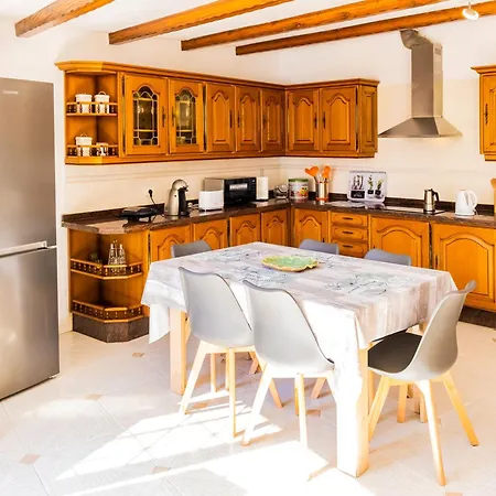 Live Caletillas Taunus Pool Candelaria